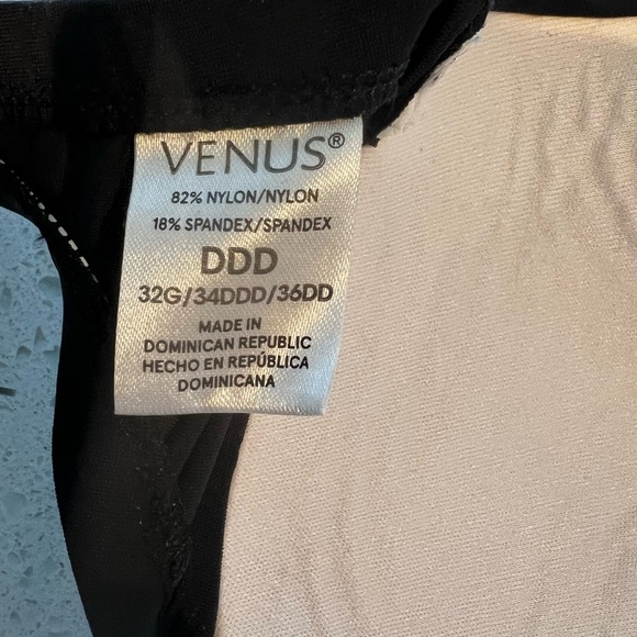 Black Bikini - Picture 3 of 4